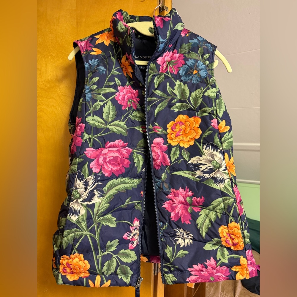 NWOT Lands' End Navy Floral Vest